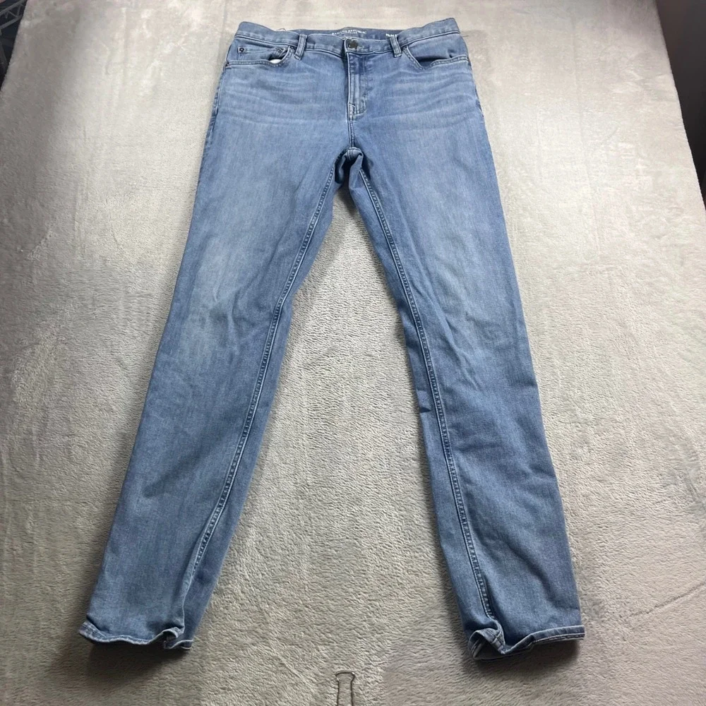Banana Republic Traveler Jeans Mens 33x34 Slim Fit Light Wash Blue Denim Pants